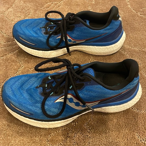 Men’s Saucony Triumph running shoes blue size 8